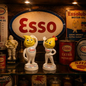 Paire de boîtes à billets publicitaires ESSO Andy & Abby Slick en fonte – Petroliana Vintage