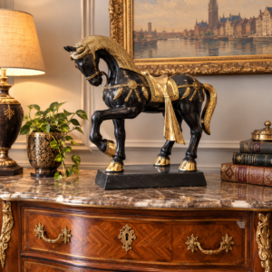 Grand cheval décoratif en bronze – Patine noire et dorée
